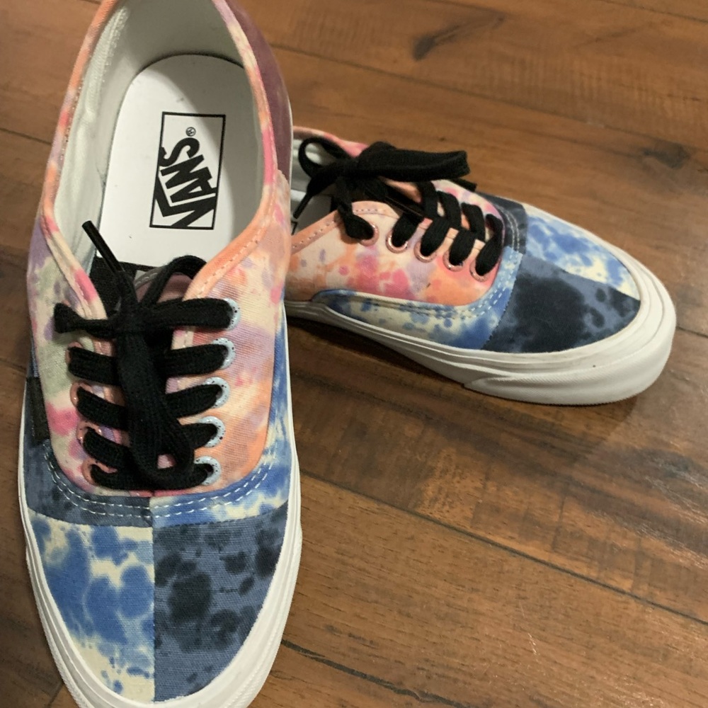 Vans authentic tie dye lace up sneaker - women’s size 8